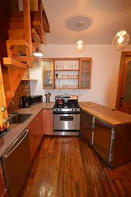 Rented by Voro, LLC | media 21