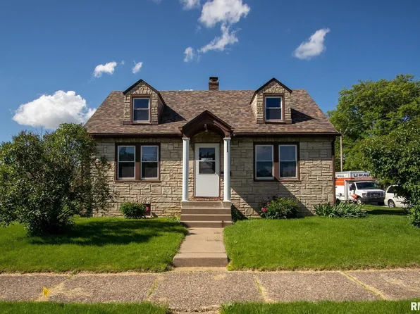357 15th Ave, Moline, IL 61265