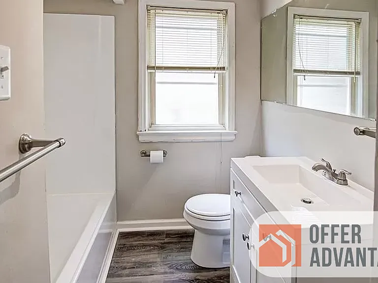 7072 Oakwood Rd — Photo 2
