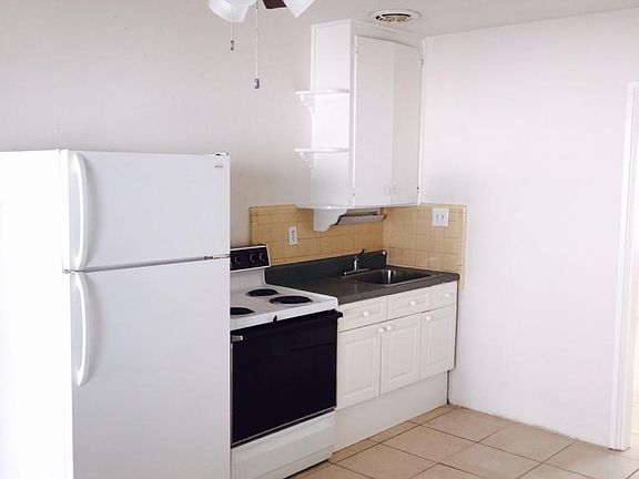 3rd image of 338 7th St N APT 7