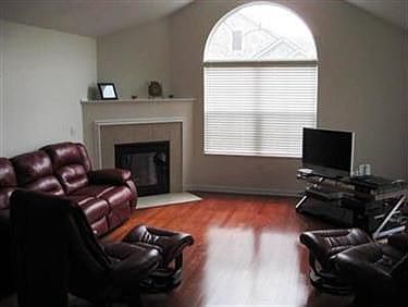 5th image of 171 Sandover Dr