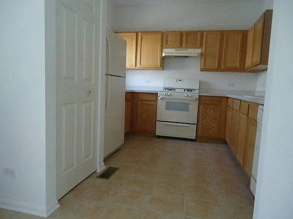 150 Enclave Cir Unit E photo 1