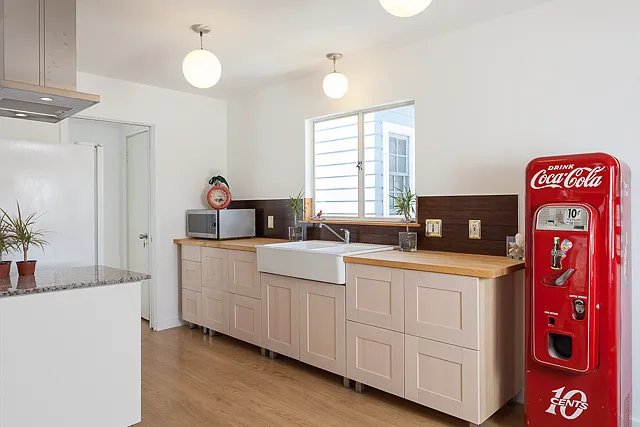 1621 East Balboa Blvd. — Photo 3