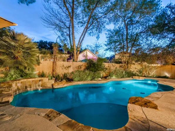 18039 SUMMER KNOLL DR, San Antonio, TX 78258