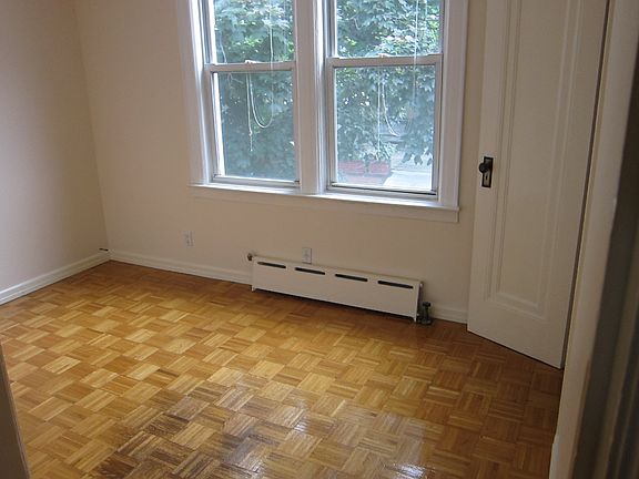 5th image of 2565 34th St #1