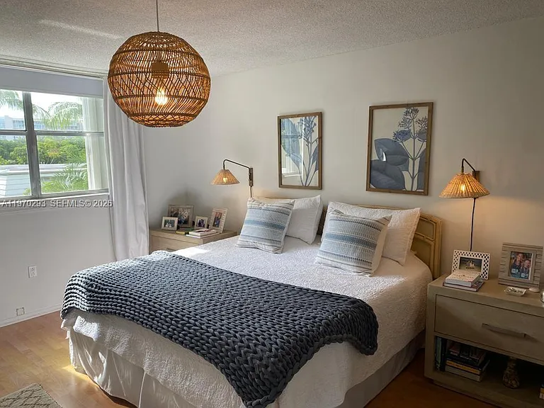 210 Sea View Dr — Photo 15
