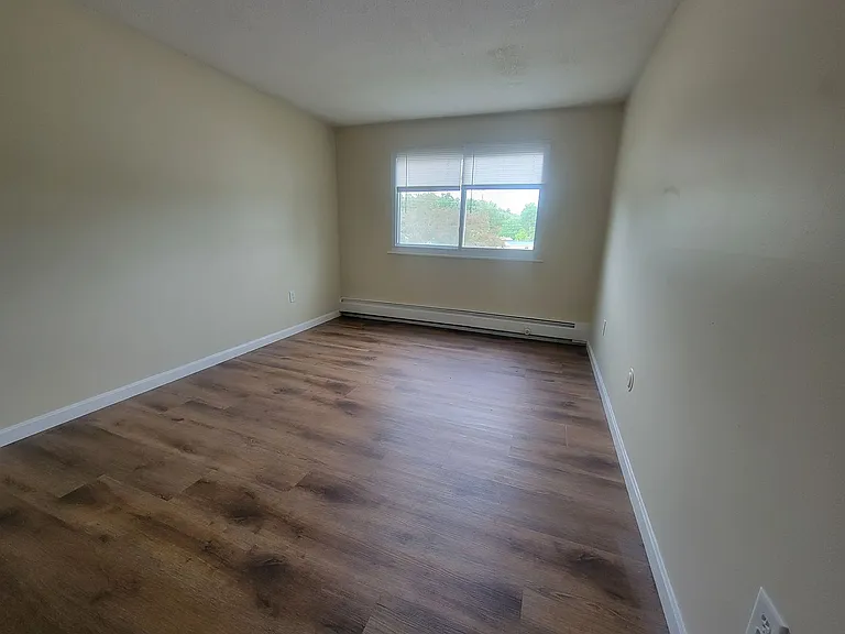 81 Fisherville Rd — Photo 7