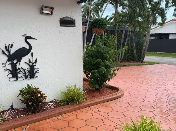 9671 SW 85th St #1, Miami, FL 33173