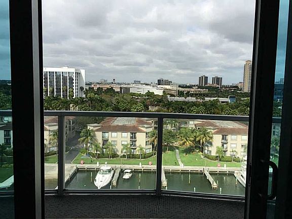 3rd image of 3029 NE 188th St APT 806