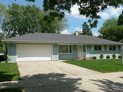 2nd image of 1146 N Claremont Dr