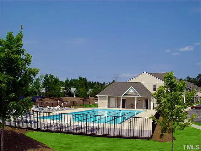 737 Keystone Park Dr — Photo 10