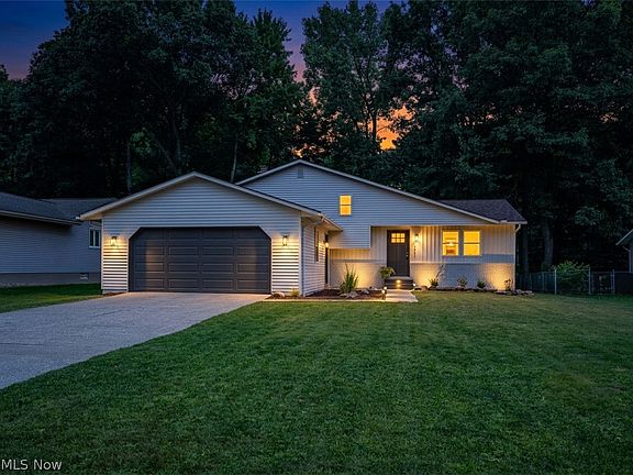3rd image of 3931 Canterbury Dr
