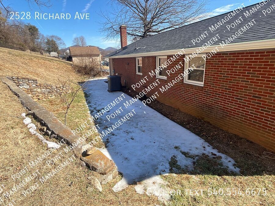 2nd image of 2528 Richard Ave NE