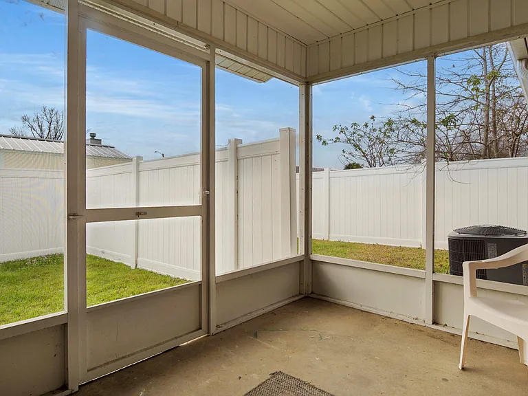 2518 Johnson Dr — Photo 13