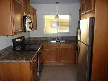 2nd image of 4346 52nd St Unit 6