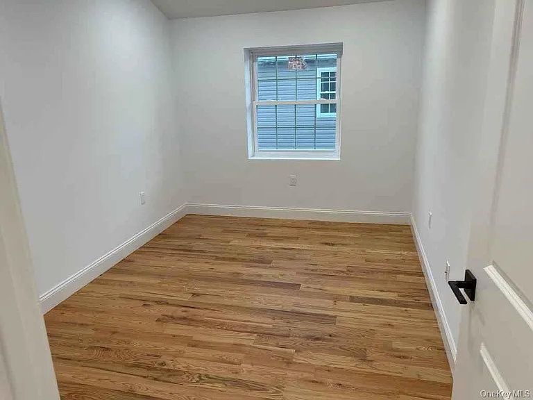 11542 175th St #2 — Photo 3
