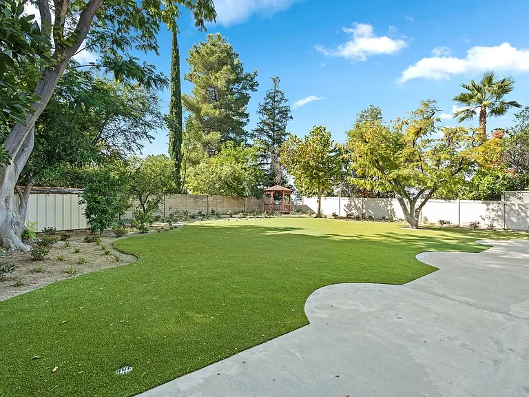 4635 Nomad Dr — Photo 14