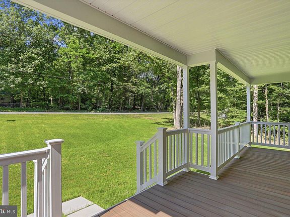 4th image of 99 Lakeside Dr