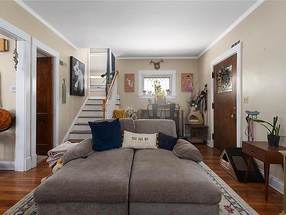 4th image of 640 S Park Ave