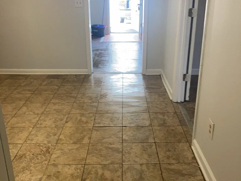 2 bed, 1.0 bath, $700 — Photo 6