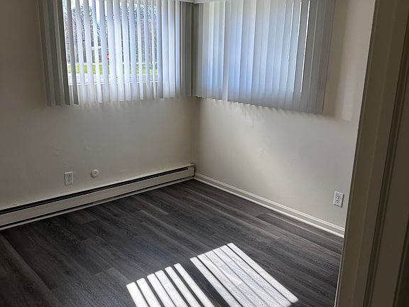 5th image of 1735 E Duane Blvd 5