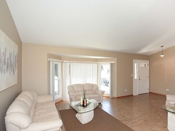 3rd image of 1034 Kingsport Dr