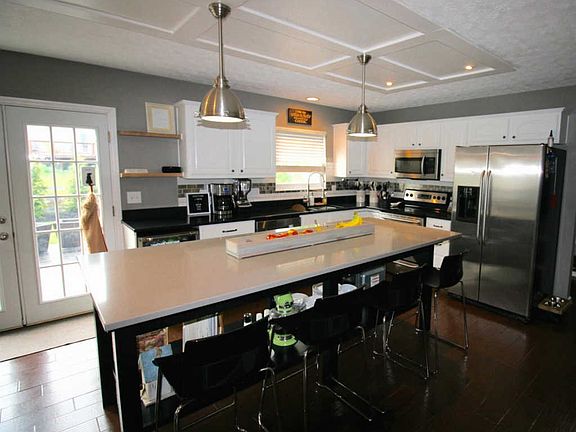 4th image of 6075 Driftwood Ct