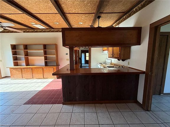 5th image of 3065 Greenhouse Rd