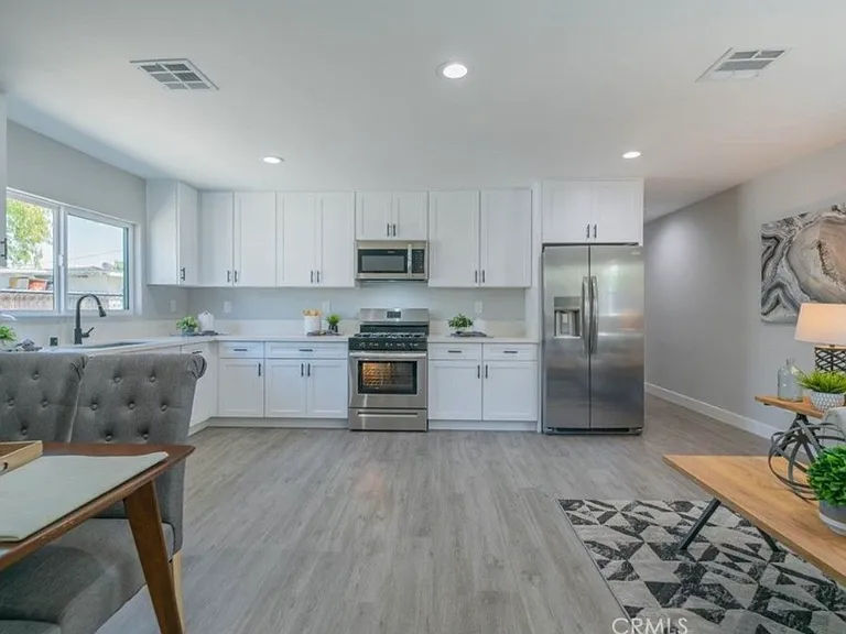 18253 Vanowen St — Photo 2