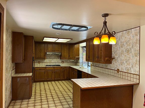 4th image of 332 Harper Ln