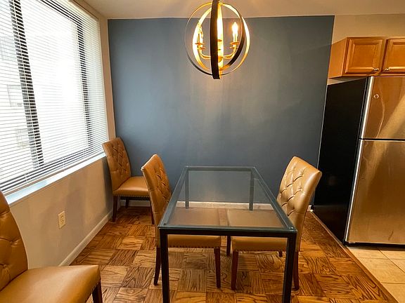 5th image of 522 21st St NW APT 709