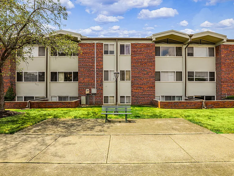 Thurber Square Apartments — Photo 10