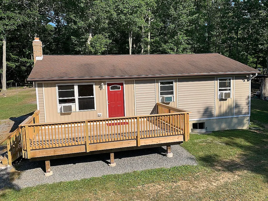230 Swallow Pl photo 1