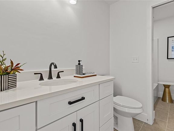 5th image of 700 Sandy Ln #9
