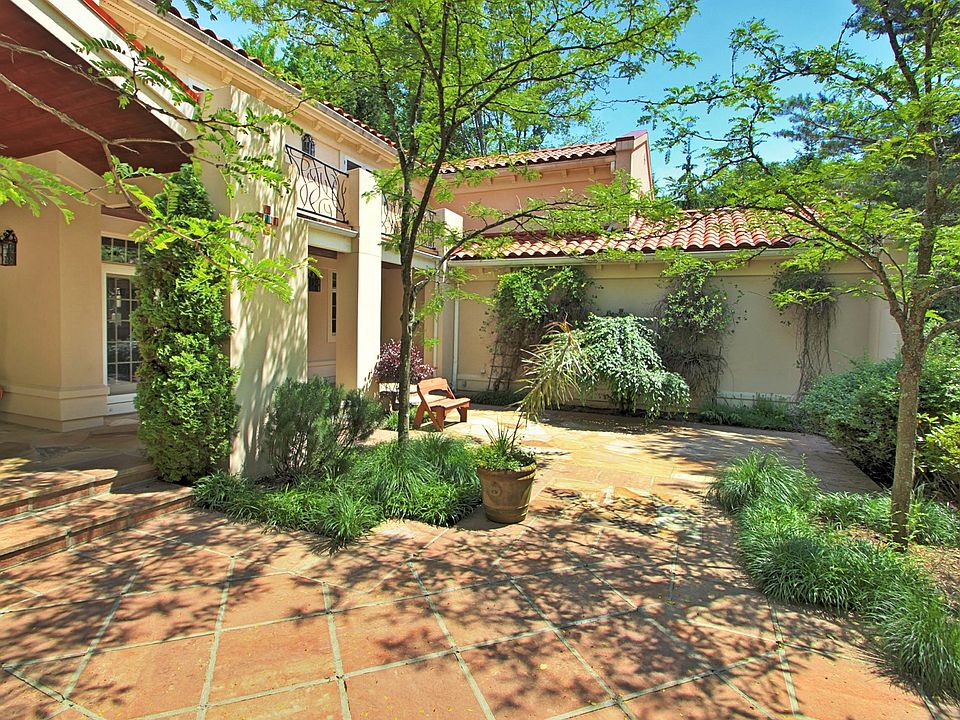 2nd image of 185 Honey Bell Oval
