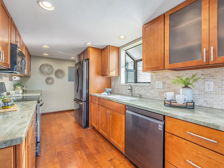 2228 E Roanoke Dr — Photo 16