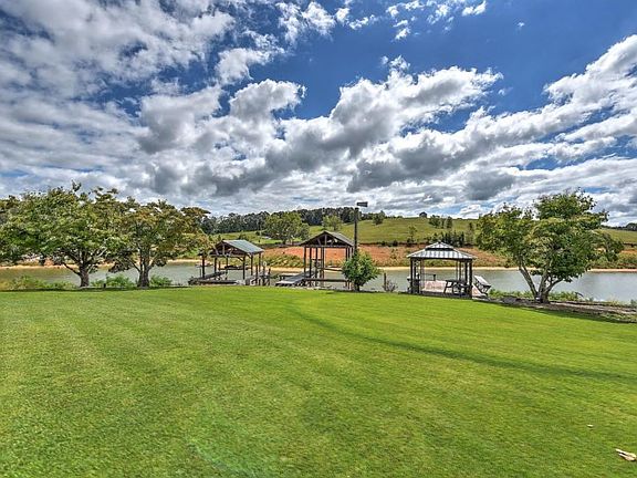 3rd image of 338 Candy Creek Dr