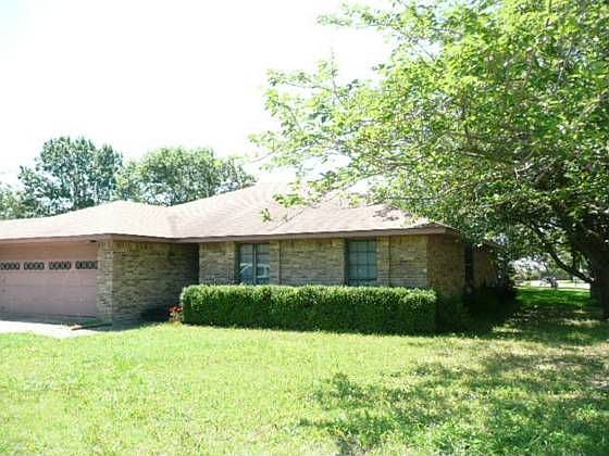 1st image of 100 Tanglewood Ln