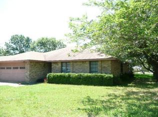 100 Tanglewood Ln, Waxahachie, TX 75165