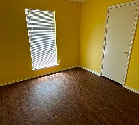 4th image of 717 Dominga St