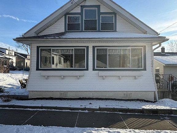 2nd image of 98 Gaylord St