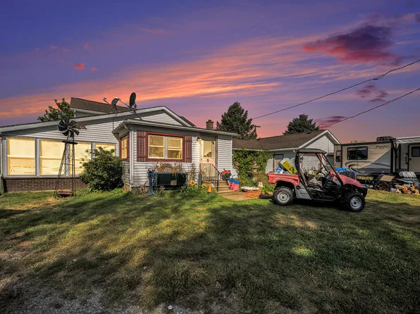 21168 Mahnke Rd, Mendon, MI 49072