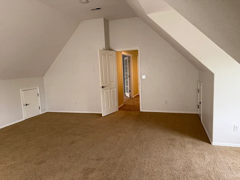 3228 N Main St — Photo 38