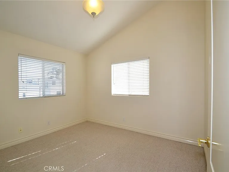 2203 Harriman Ln #B — Photo 15
