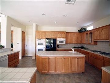 4th image of 1840 Swinton Dr