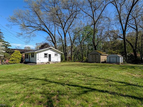 3rd image of 660 Roe Dr