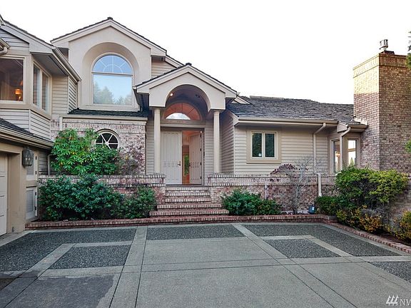 2nd image of 9045 NE 26th St