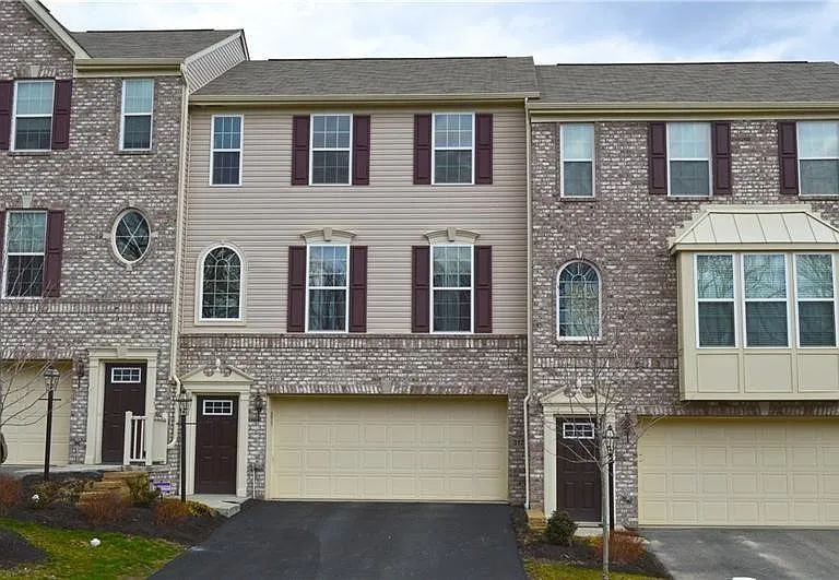 317 Maple Ridge Dr — Photo 1