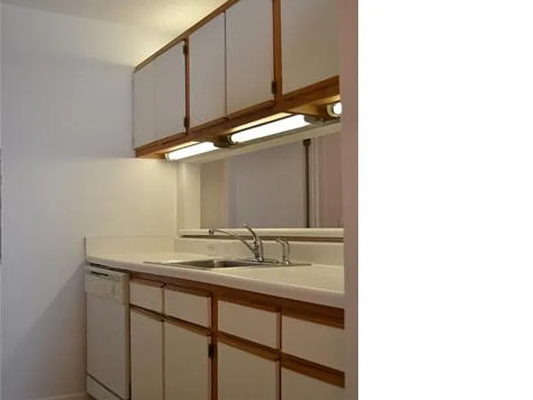 1431 Collegiate Cir #103 — Photo 4