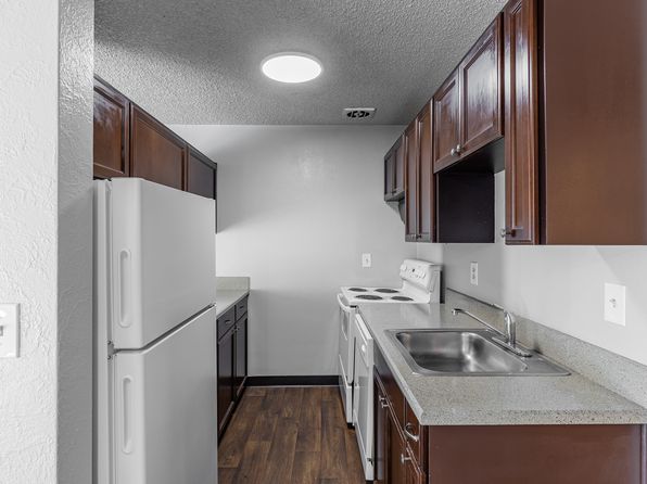 957 NE 122nd Ave APT 110